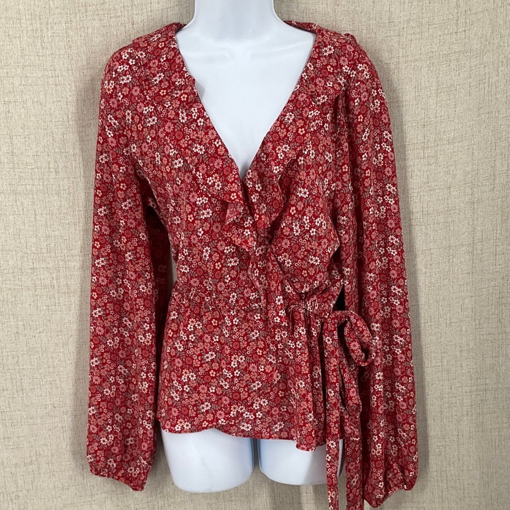 Max Studio Blouse Womens L Red Floral Wrap Ruffle Boho Cottagecore Flowy‎